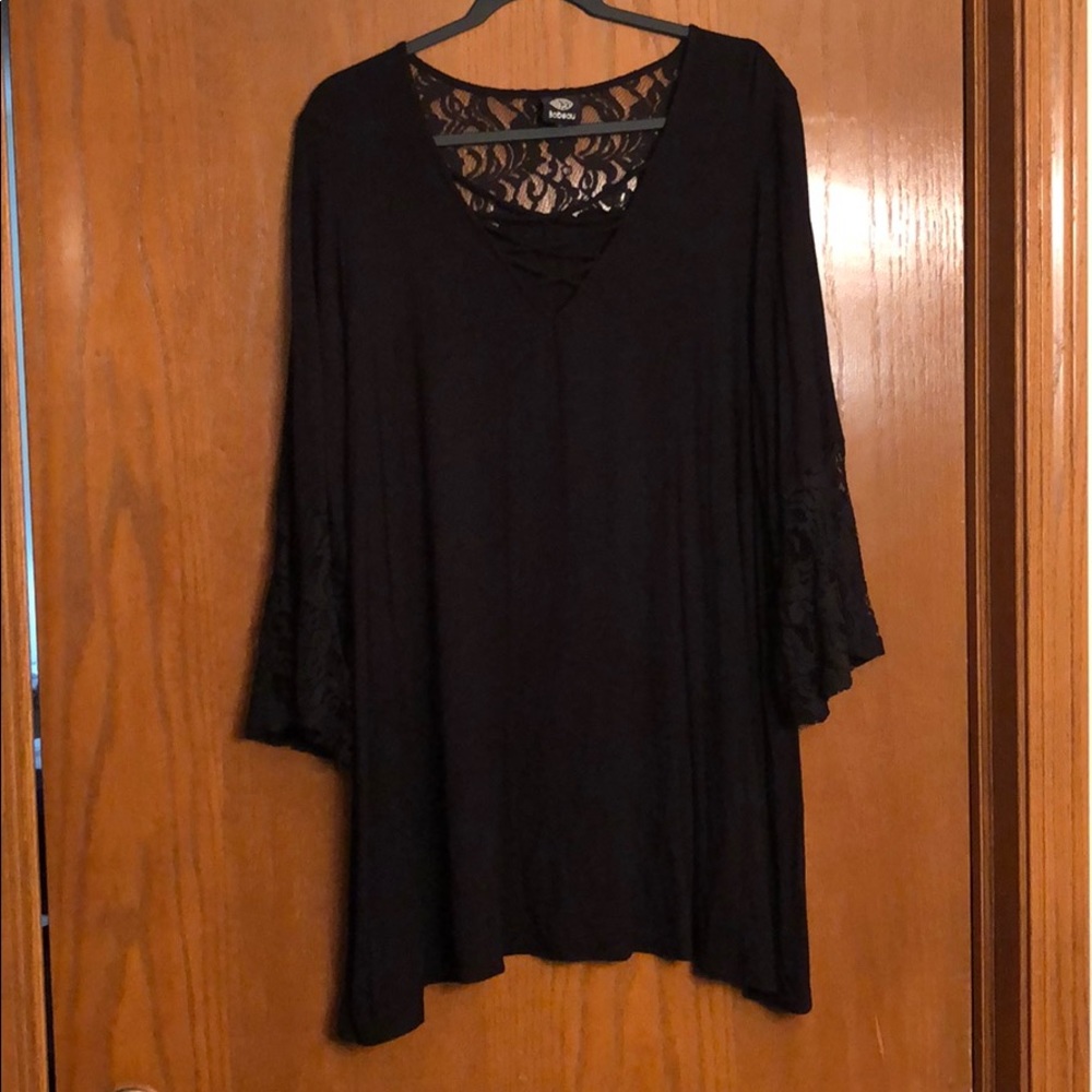 Bobeau blouse, with criss cross and lace details